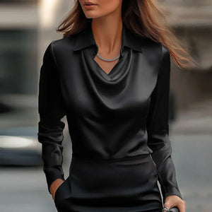 Blusa Manuela · De satén luxuosa con escote suave