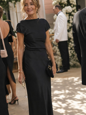 Vestido Higinia · Midi ajustado de cuello barco