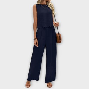 Conjunto Ludivina · Con pétalas y pantalón