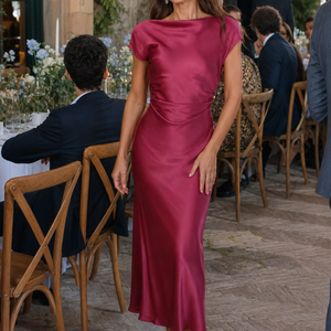 Vestido Higinia · Midi ajustado de cuello barco