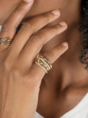 Anillo Adela · De acabado pulido