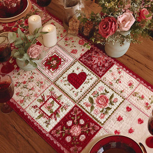 Camino de Mesa Acolchado — Corazones y Rosas