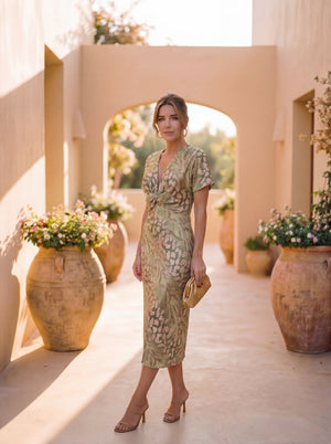Vestido Lina · Midi con nudo central y caída fluida