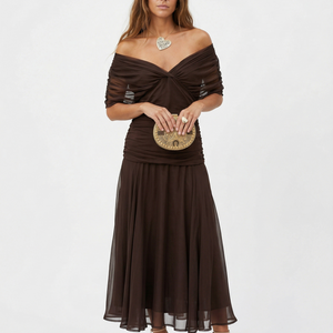 Vestido Milagros · Largo de escote en V en cuatro acabados