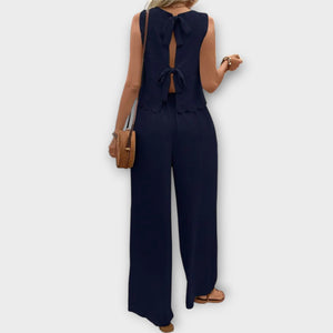 Conjunto Ludivina · Con pétalas y pantalón