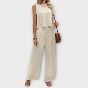 Conjunto Ludivina · Con pétalas y pantalón