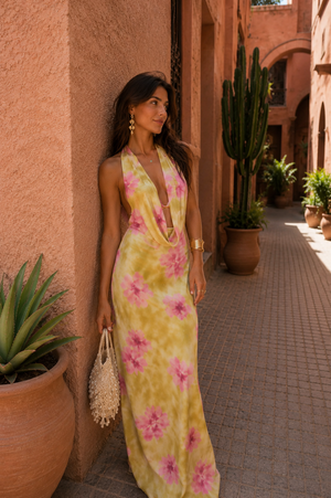 Vestido Brisa · Largo floral de escote halter