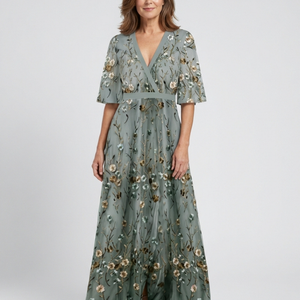 Vestido Eloísa · Maxi bordado con escote en V